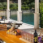 Ive Villa *