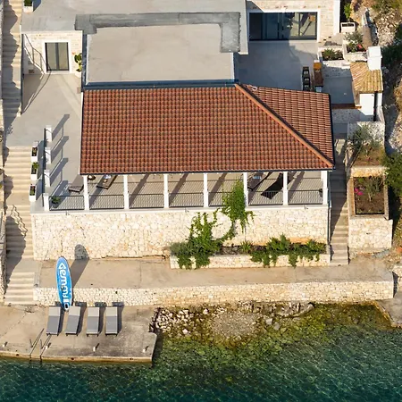 Ive Villa